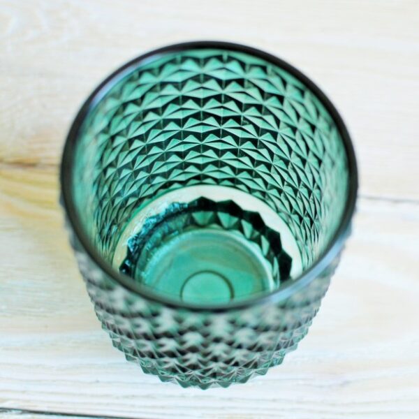 szmaragdowy lampion i wazon w jednym o kryształowej fakturze