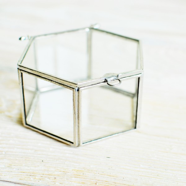 geometryczne szklano-metalowe pudełko z wieczkiem w stylu vintage na obrączki i drobną biżuterię